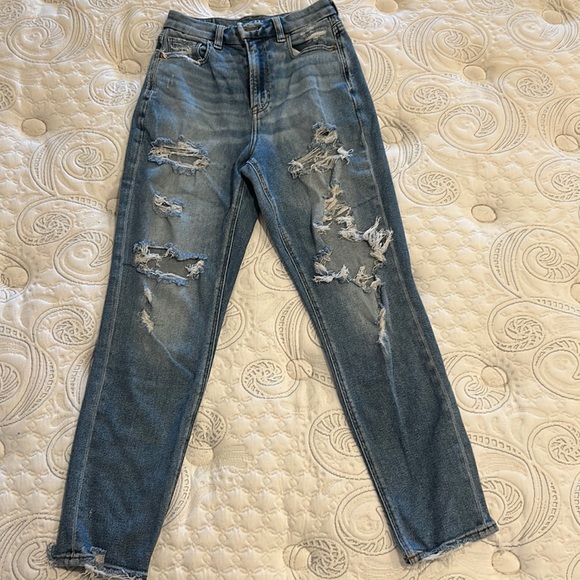 American Eagle Outfitters Denim - medium wash ripped jeans